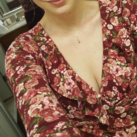 SOLD Cropped Floral Plunge Neck Long Sleeved Top - Picture 4 of 4